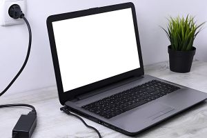 Cách Sạc Laptop Đúng Chuẩn: 10 Mẹo Giúp Bảo Vệ Pin Và Tăng Độ Bền Máy